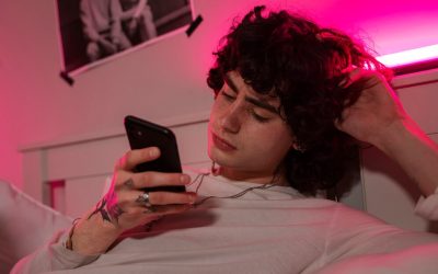 Tiempo frente a la pantalla: cómo impacta en la salud si no se controla